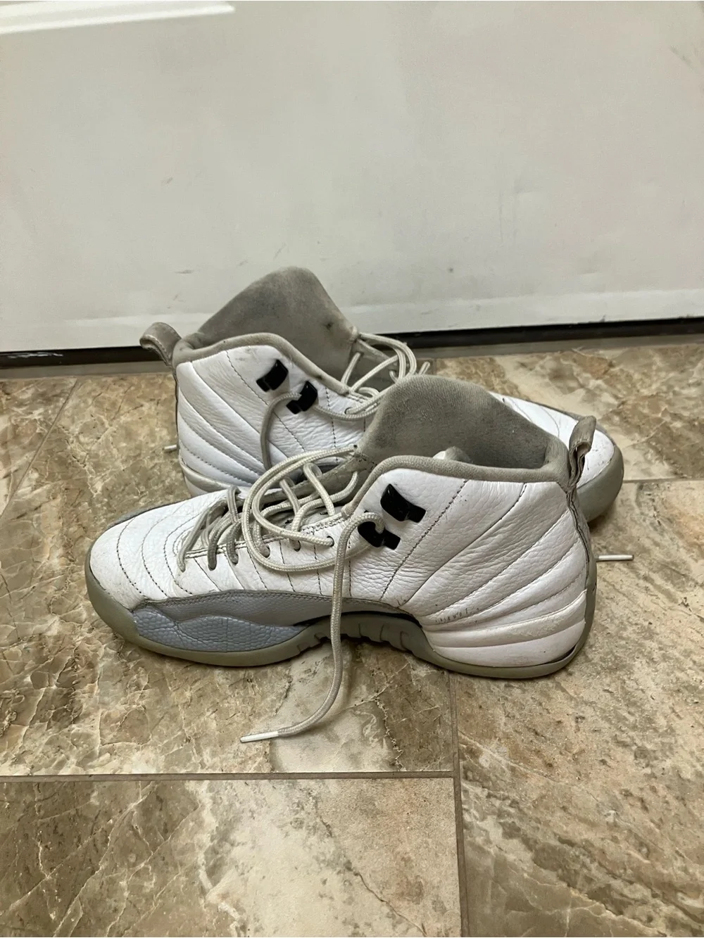 Air Jordan 12 Retro GS White Wolf Grey Black Youth 7Y Clean Pre-Owned